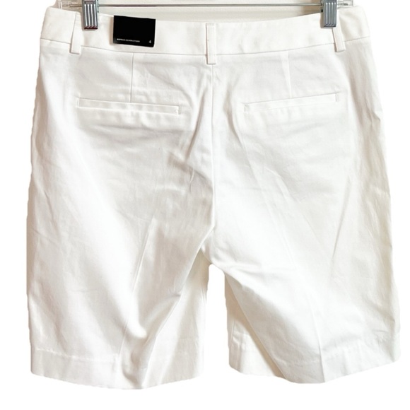 NWT Express Design Studio Editor Solid White Bermuda Shorts Size 4 Mid Rise - Picture 2 of 7